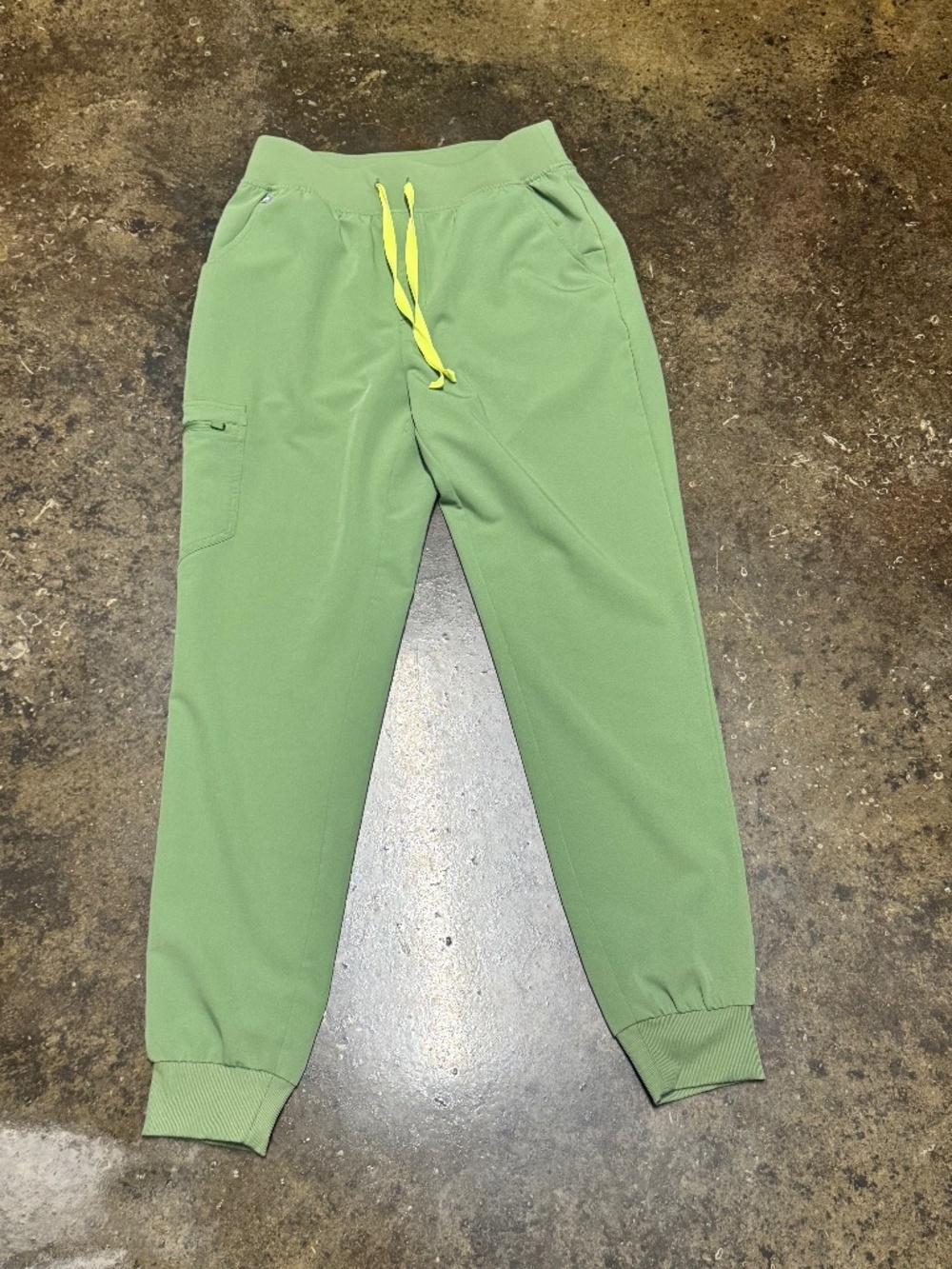 Women’s Figs scrub pants